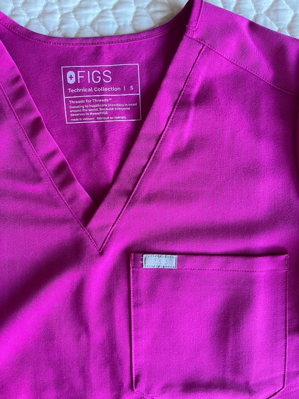 FIGS Scrub Set Raspberry Sorbet | Limited Edition - Picture 3 of 6